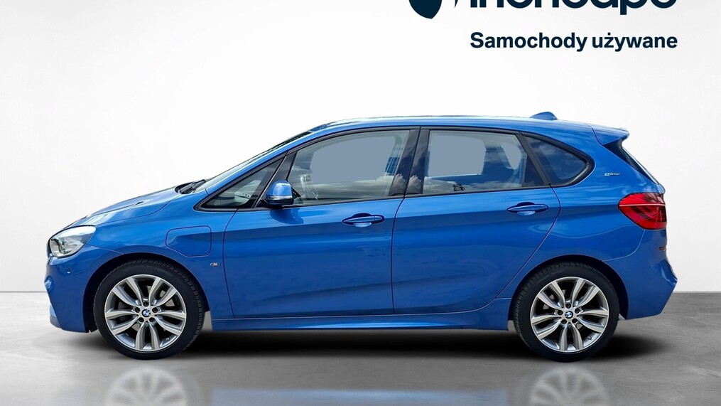 BMW Serii 2, 225