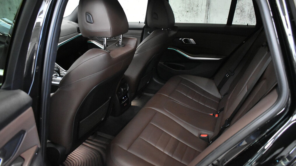 BMW Serii 3, 320