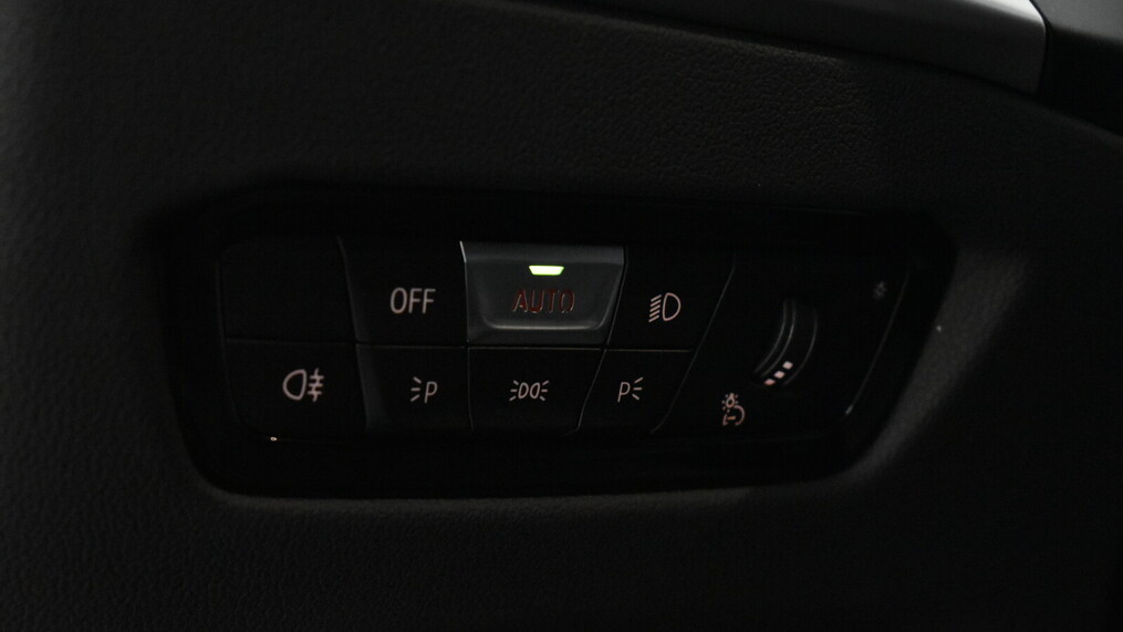 BMW Serii 3, 330