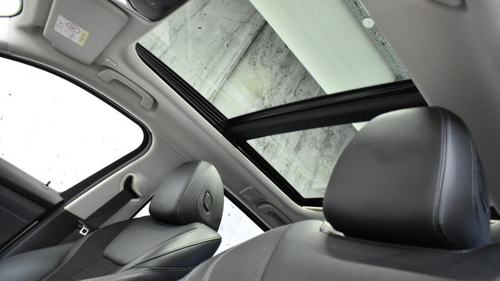 BMW Serii 3, 330