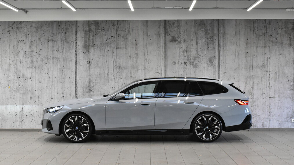 BMW Serii 5, 520