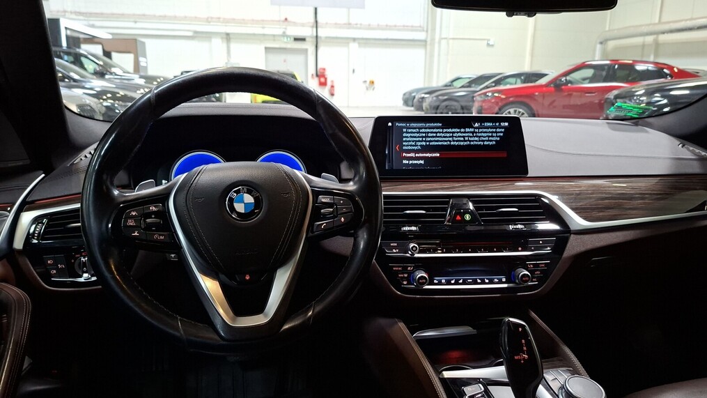 BMW Serii 5, 530