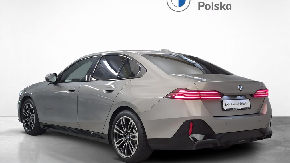 BMW Serii 5, 520