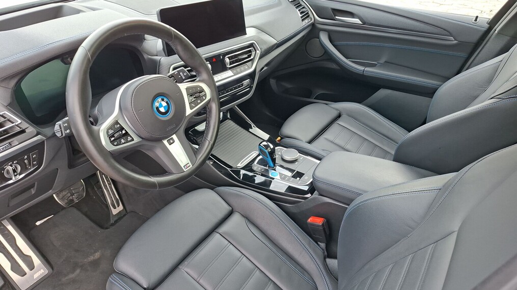 BMW iX3