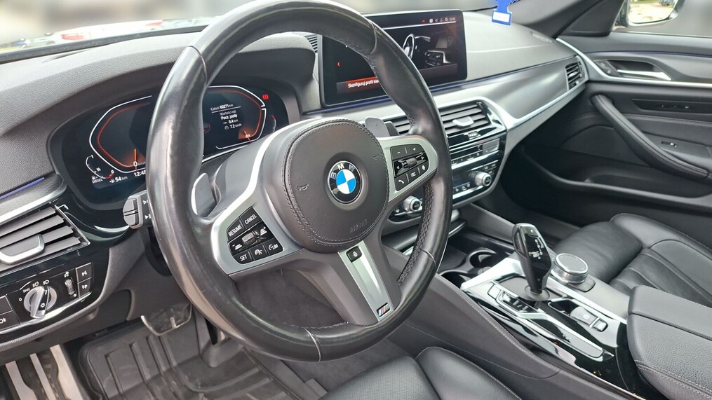 BMW Serii 5, 520