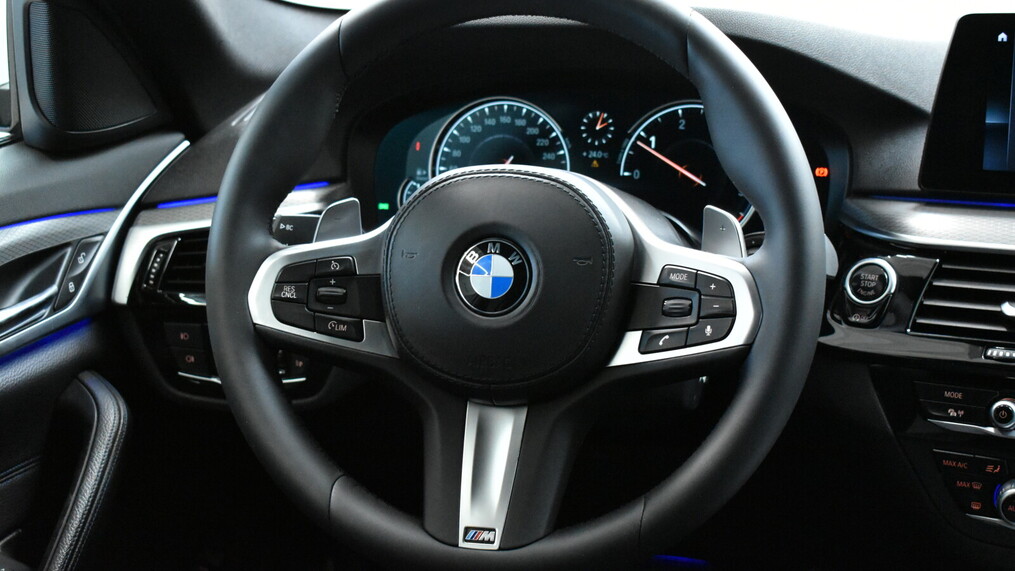 BMW Serii 5, 520