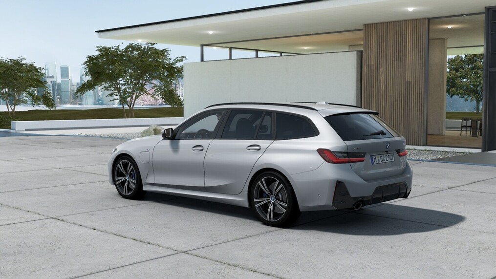 BMW Serii 3, 330
