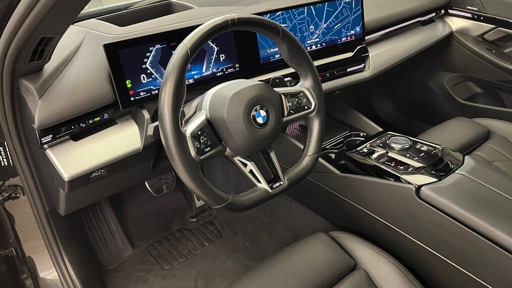 BMW Serii 5, 520
