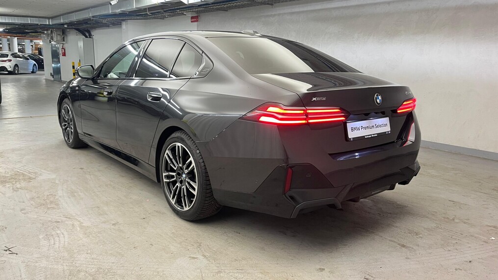 BMW Serii 5, 520
