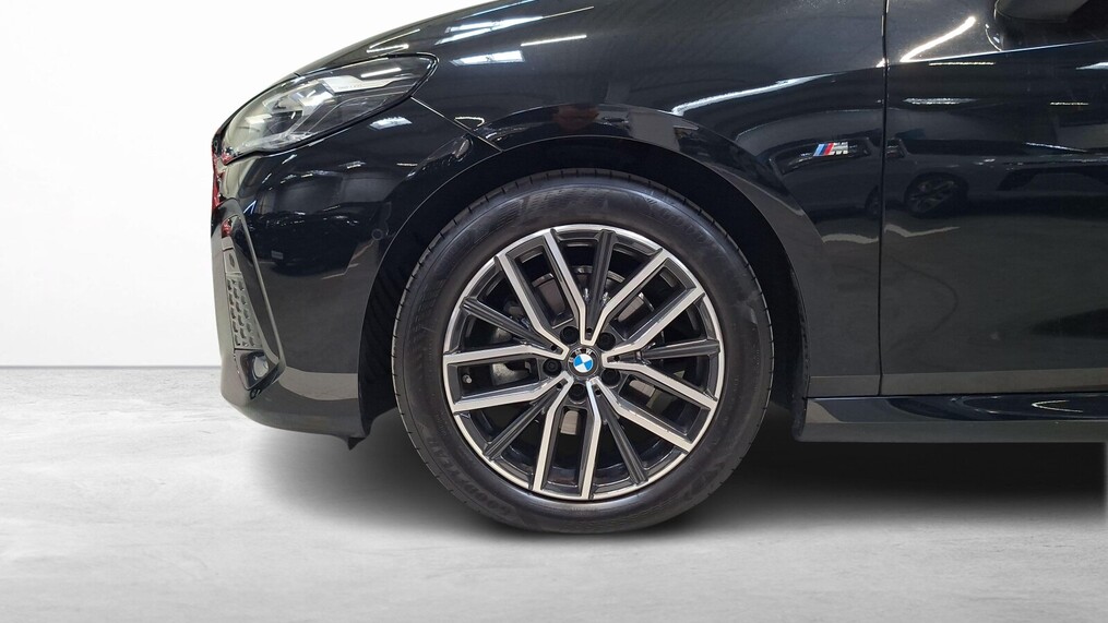 BMW Serii 2, 218