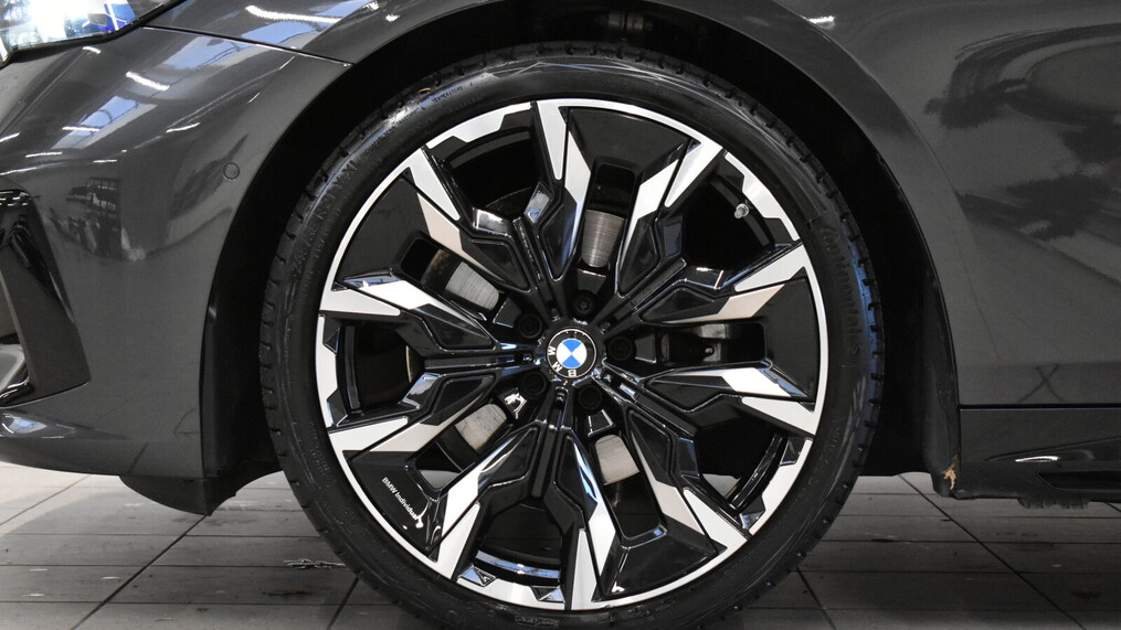 BMW Serii 5, 520