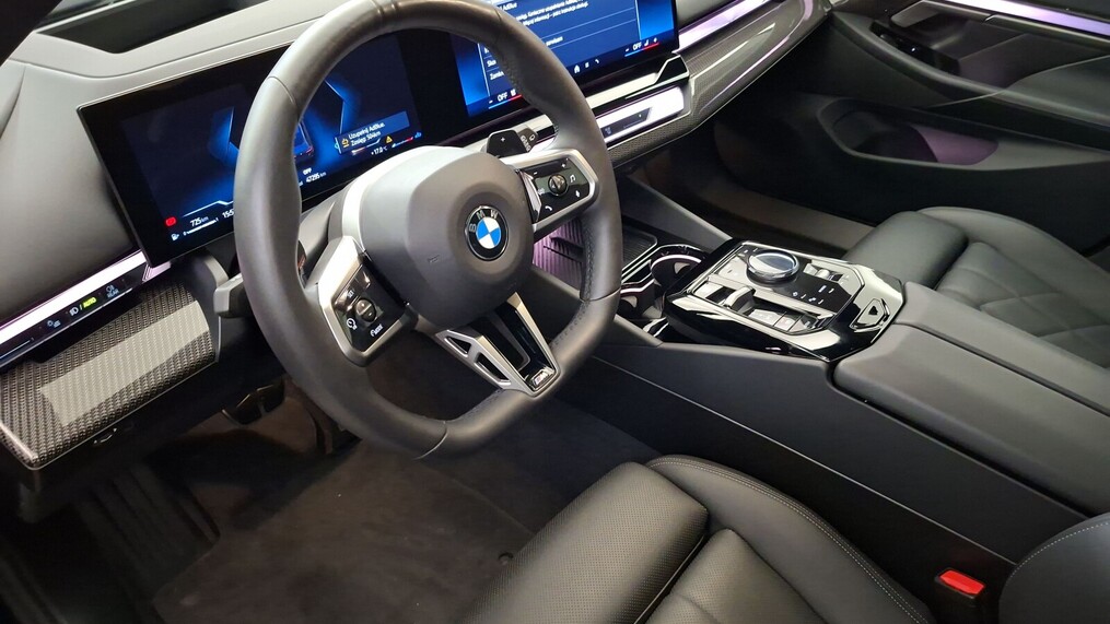BMW Serii 5, 520