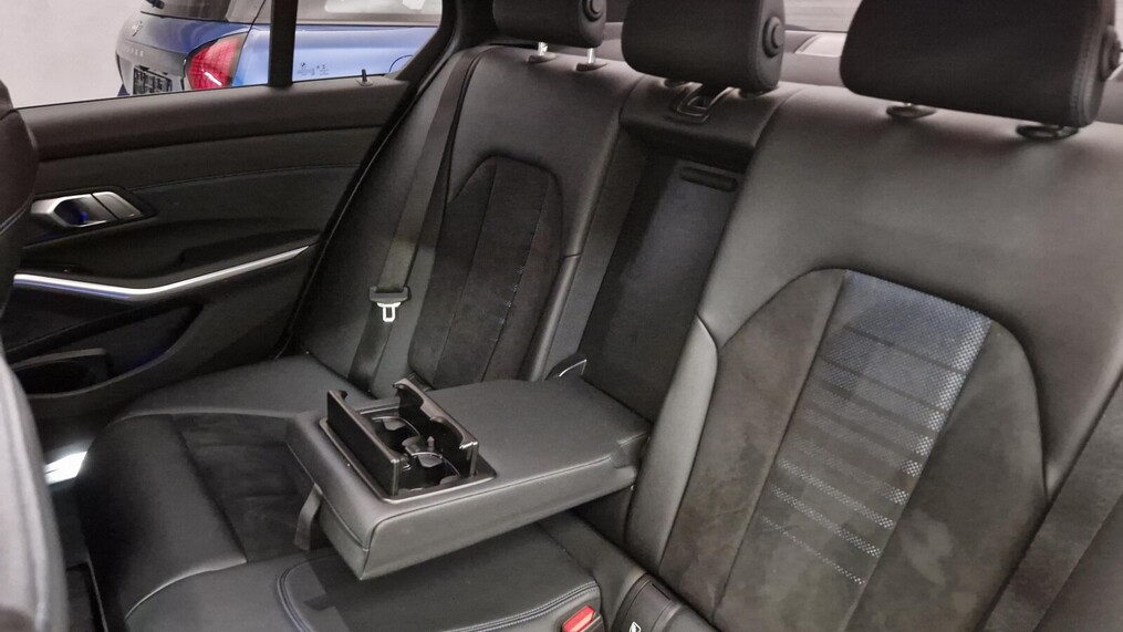 BMW Serii 3, 320