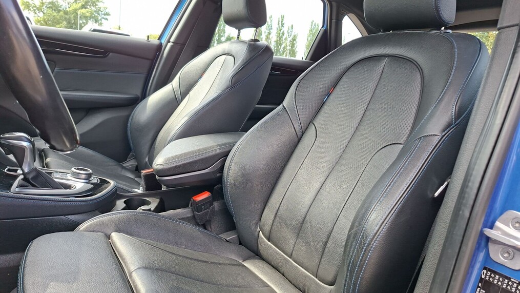 BMW Serii 2, 225