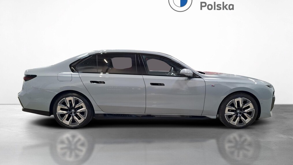 BMW Serii 7, 750