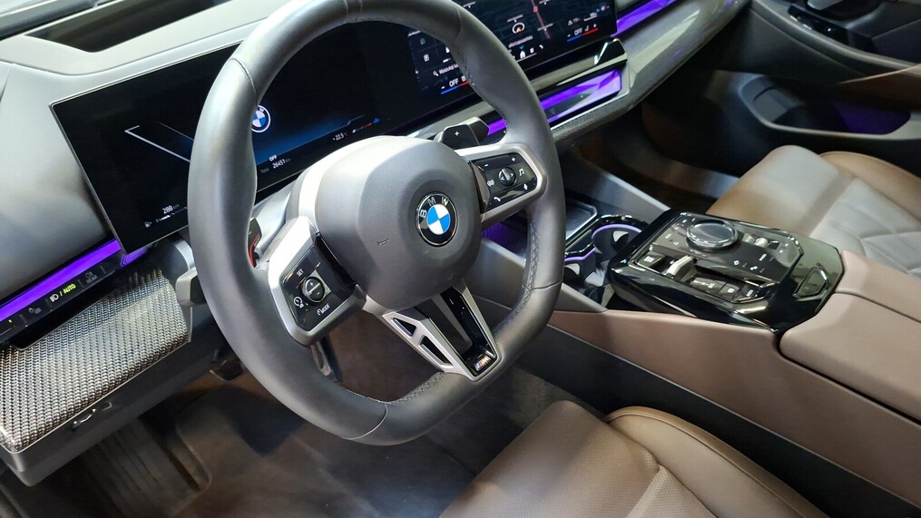 BMW Serii 5, 520