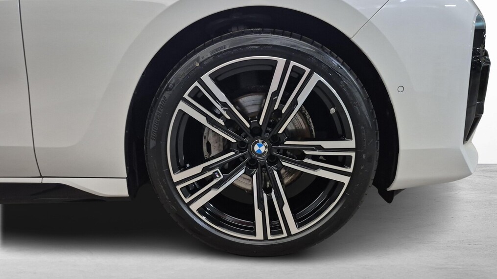 BMW Serii 7, 740