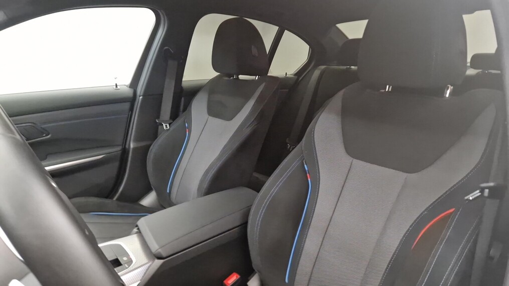 BMW Serii 3, 320