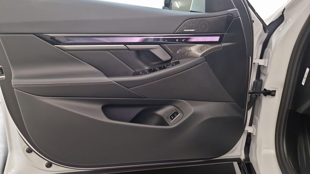 BMW Serii 5, 520