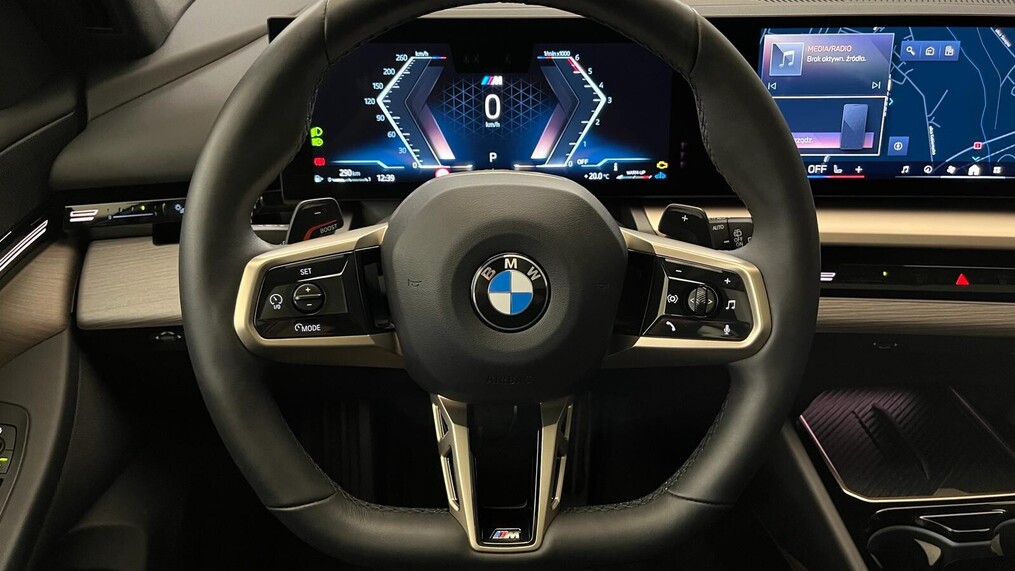 BMW Serii 5, 520