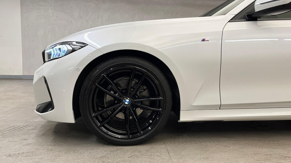 BMW Serii 3, 320