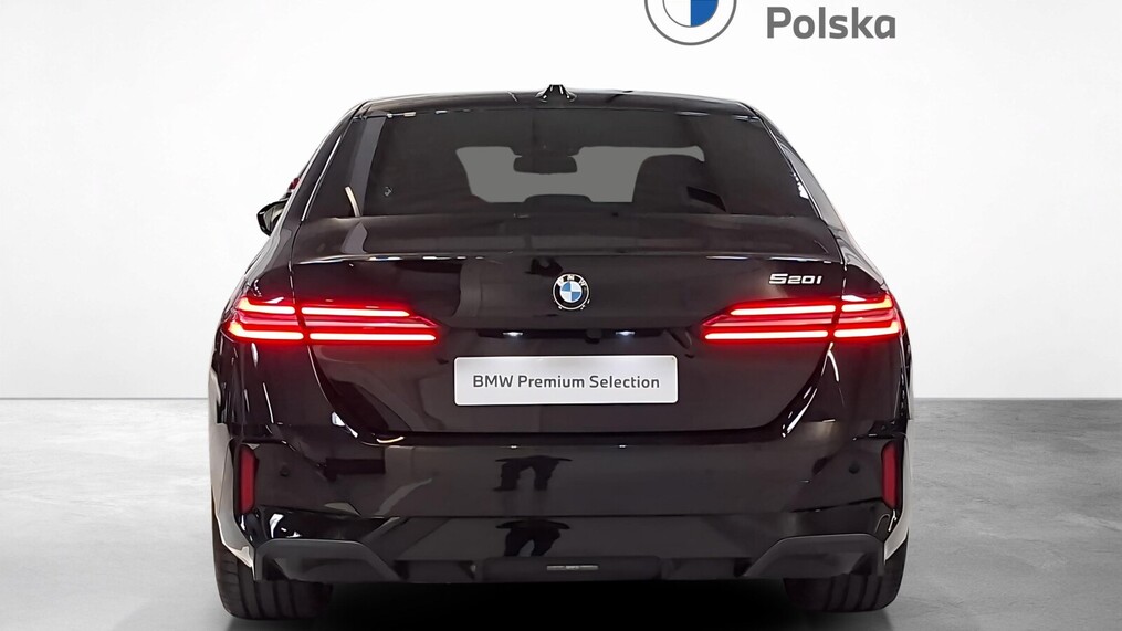 BMW Serii 5, 520