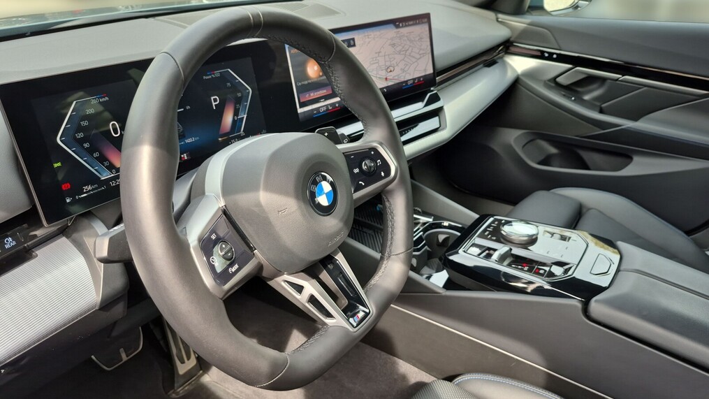 BMW Serii 5, 520