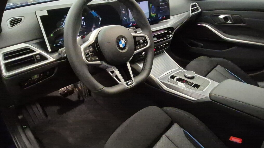 BMW Serii 3, 320