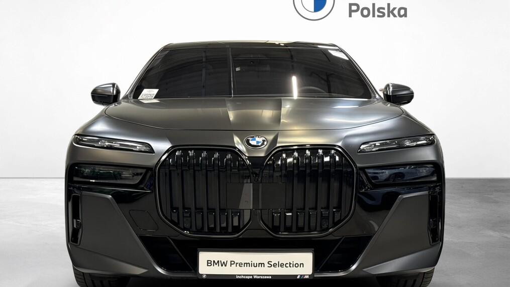 BMW Serii 7, 740