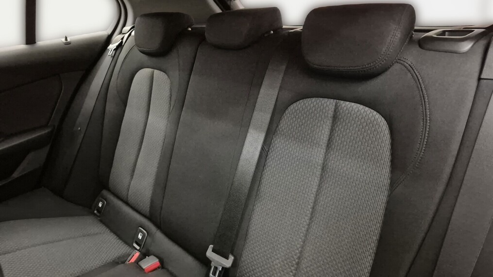 BMW Serii 1, 118