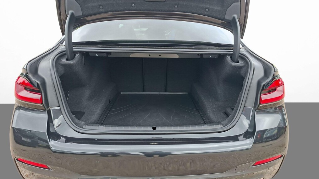 BMW Serii 5, 520