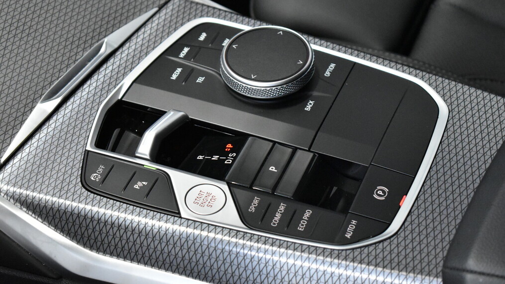 BMW Serii 3, 320