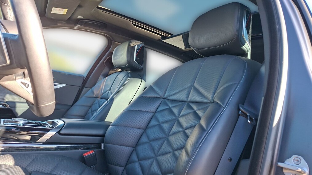 BMW Serii 7, 740