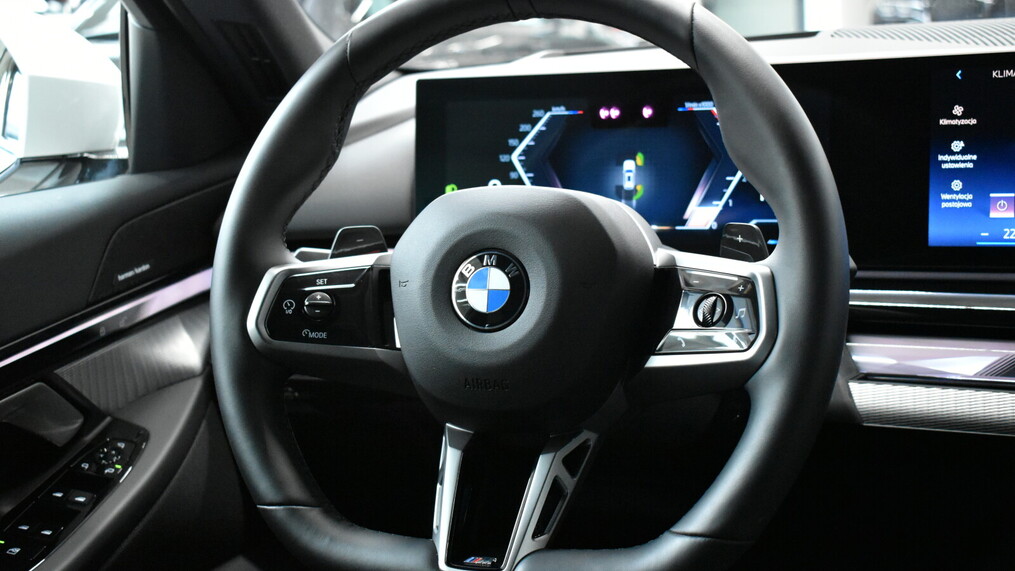 BMW Serii 5, 520