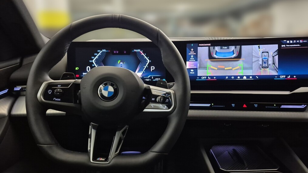 BMW Serii 5, 520