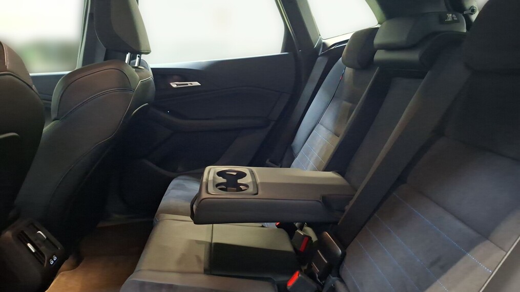 BMW Serii 2, 218