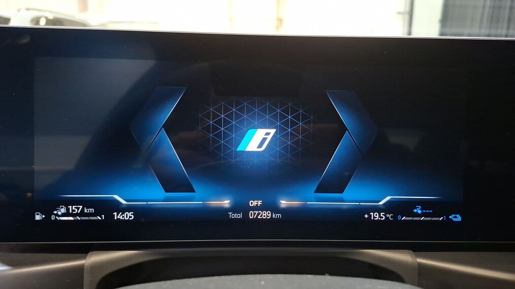 BMW Serii 3, 330