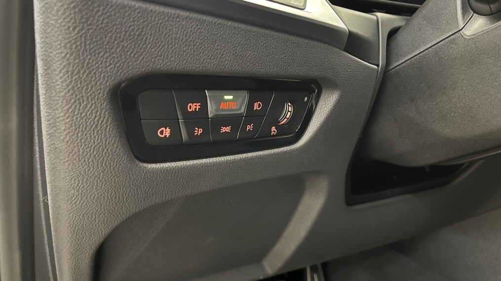 BMW Serii 3, 320