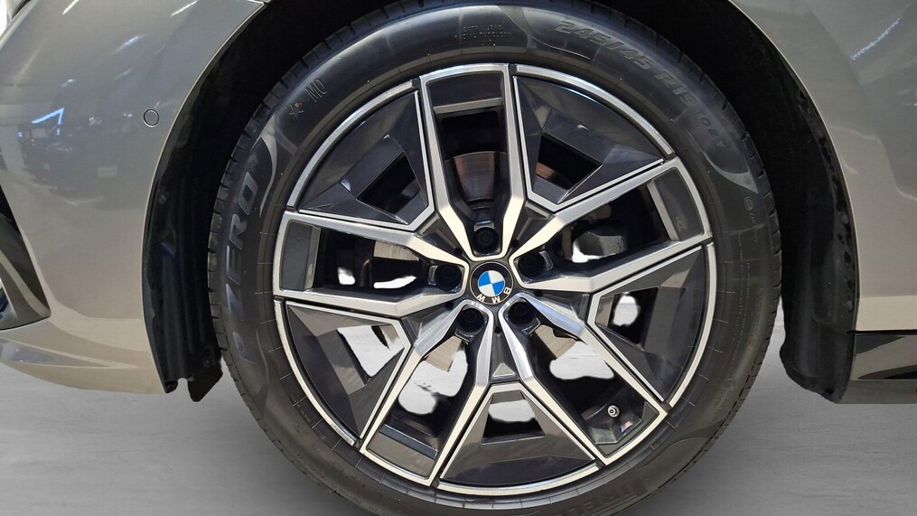 BMW Serii 5, 520