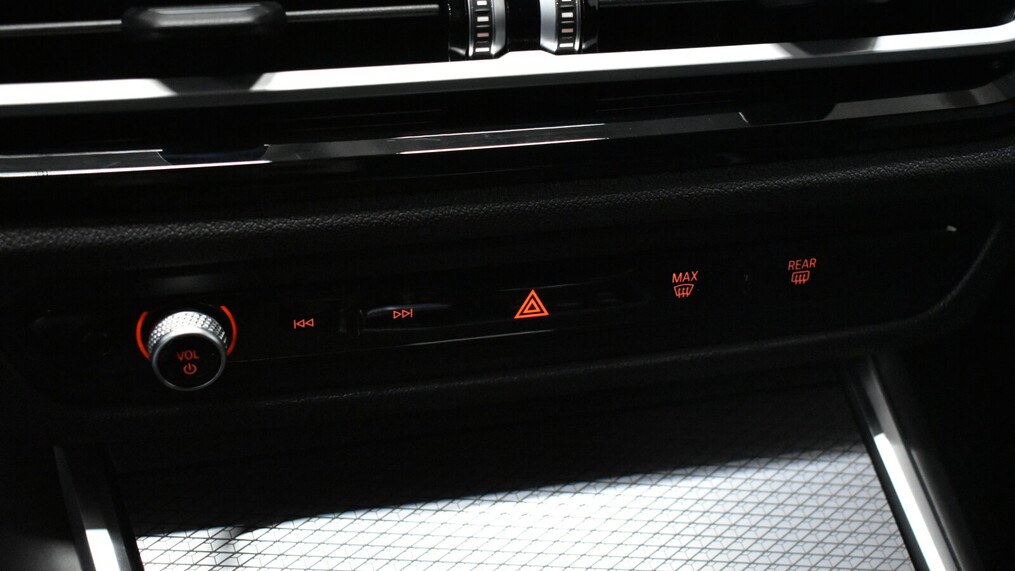 BMW Serii 3, 330