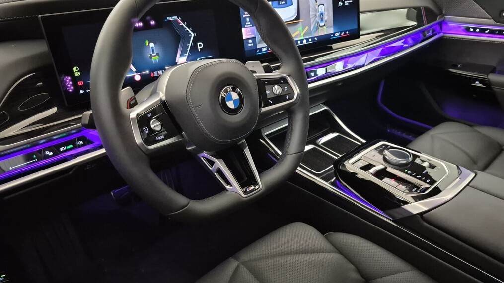 BMW Serii 7, 740