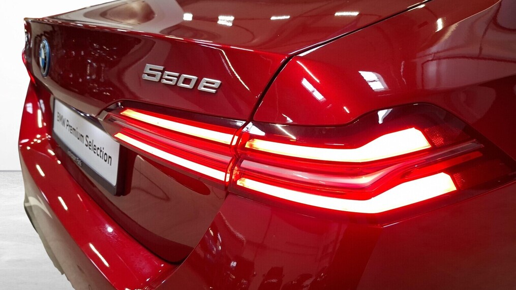 BMW Serii 5, 550