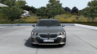 BMW Serii 5, 520