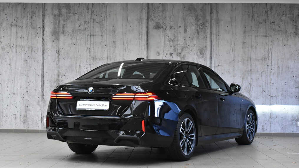 BMW Serii 5, 520