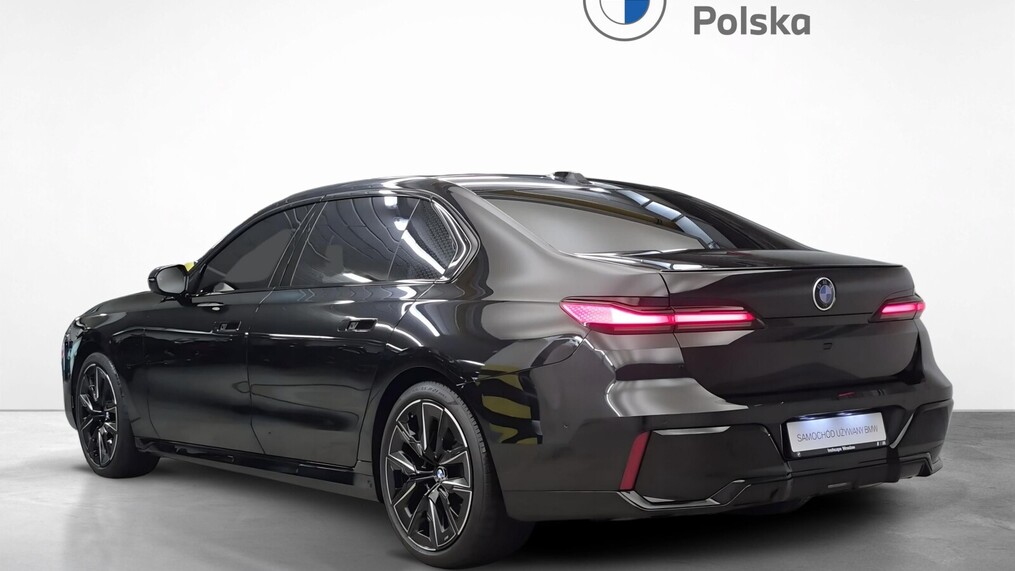 BMW Serii 7, 740