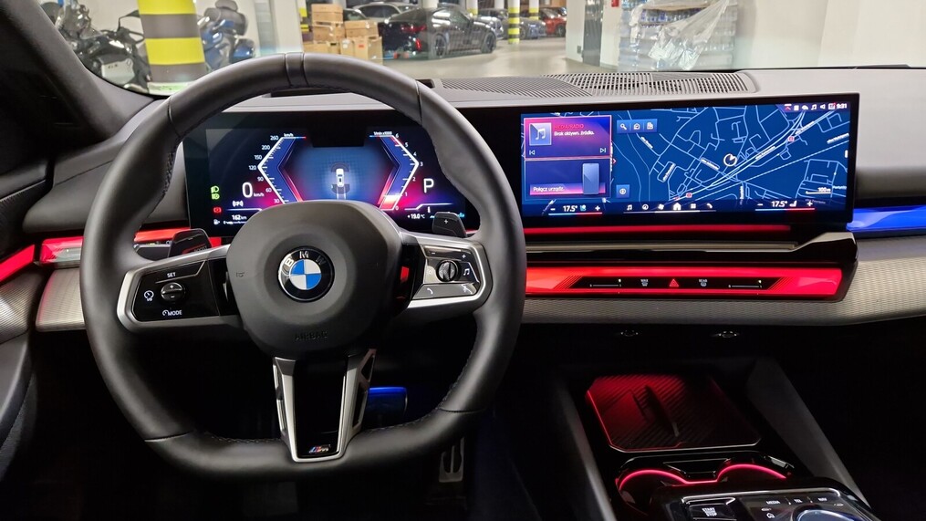 BMW Serii 5, 520