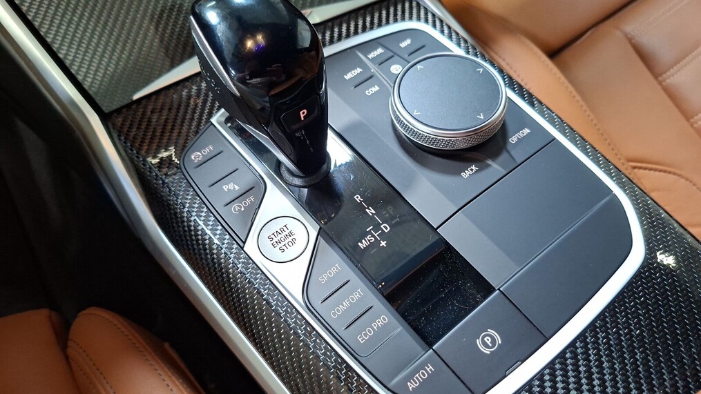 BMW Serii 3, 330