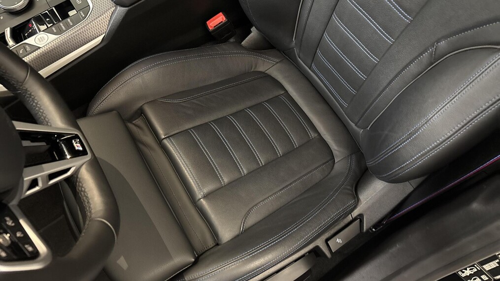 BMW Serii 3, 330