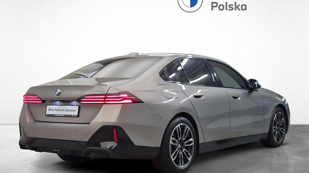BMW Serii 5, 520