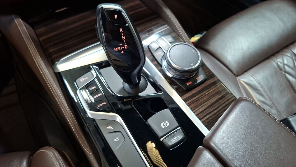 BMW Serii 5, 530